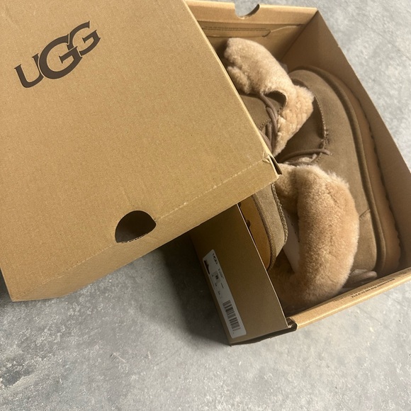 Moccasin UGG lace-ups - Picture 2 of 5